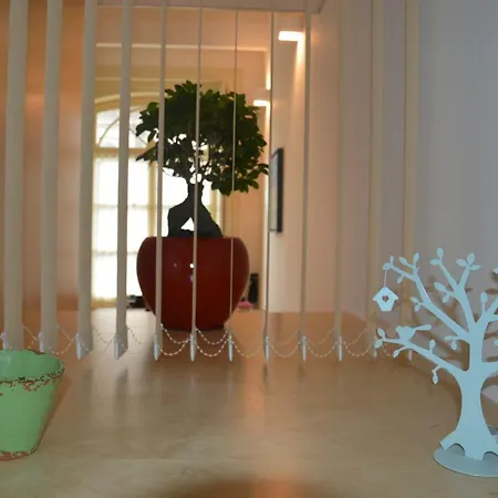 Like Iv - Mezzanine *