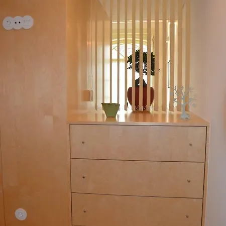 Like Iv - Mezzanine Apartment