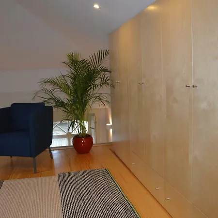 Like Iv - Mezzanine Porto