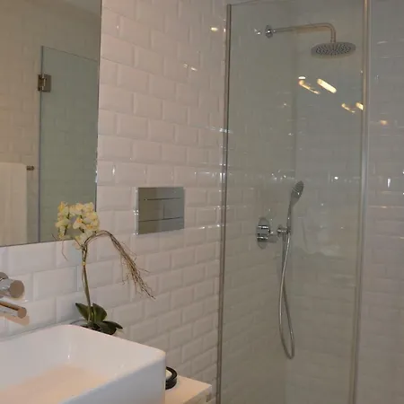 Like Iv - Mezzanine *